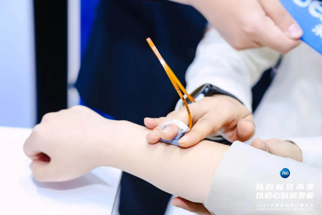 智能仪器体验区仪器之一